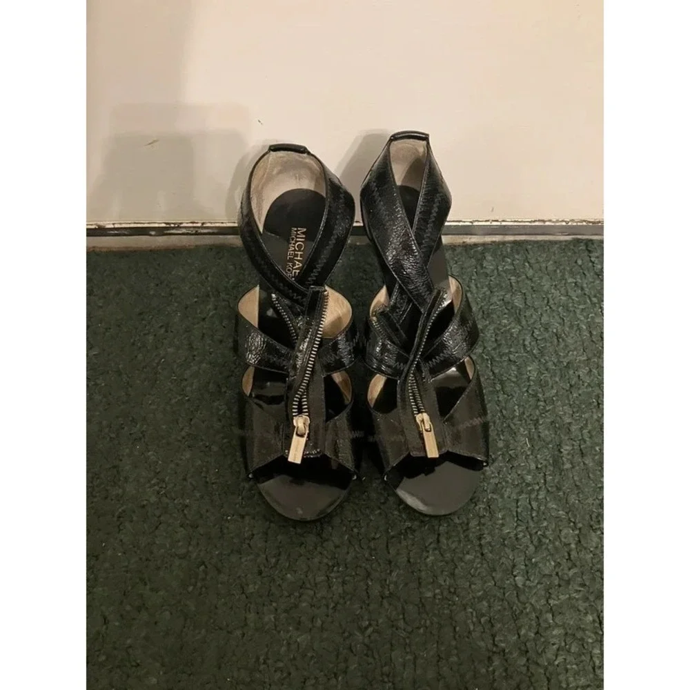 Michael Kors Berkley T Strap Zipper Open Toe Leather Sandal Heels Black Patent 9